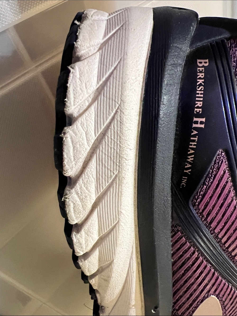 Brooks Adrenaline GTS 18 Sneakers Berkshire Hathaway Purple Women's Sz 9.5 - Picture 14 of 14